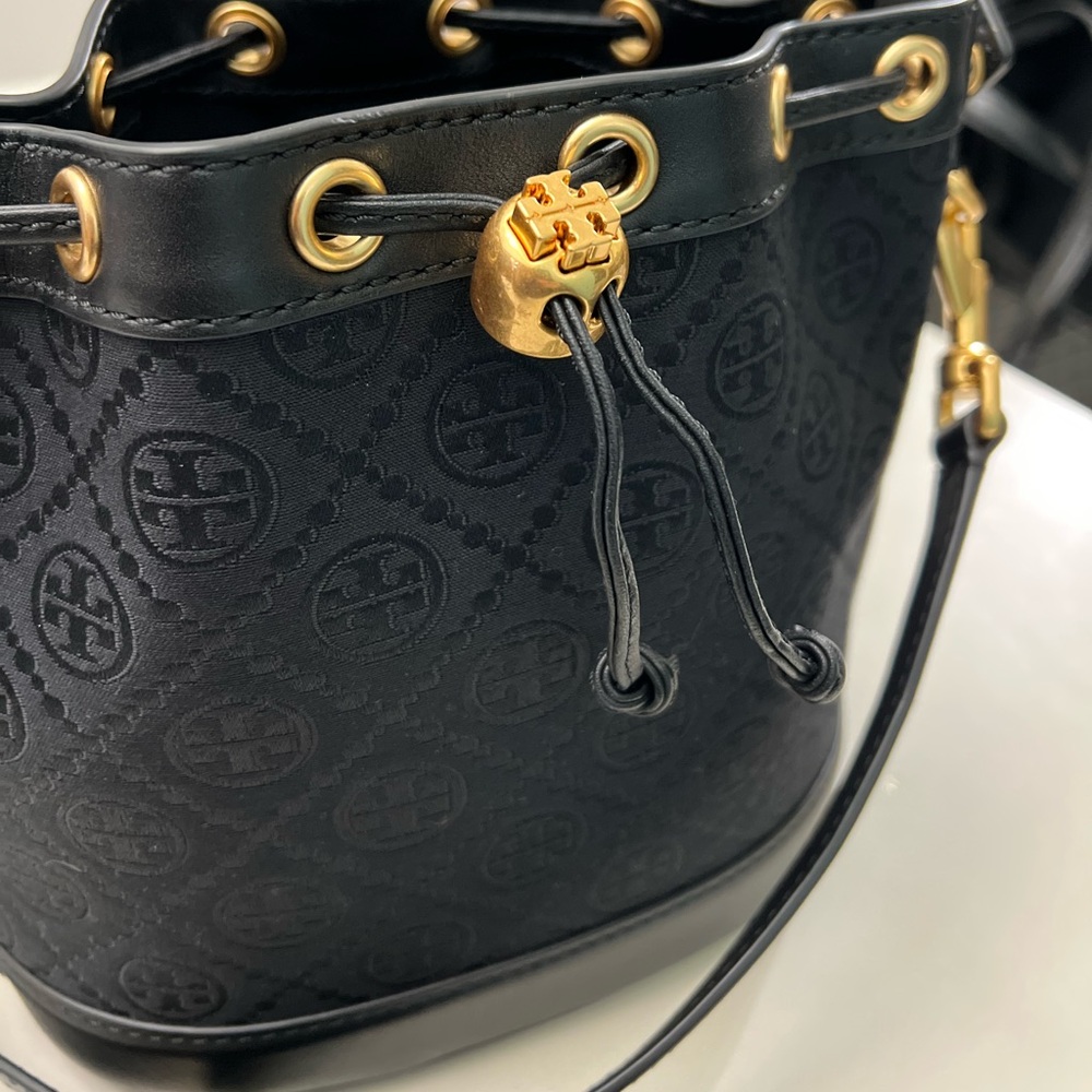 Tory Burch T monogram bucket bag black